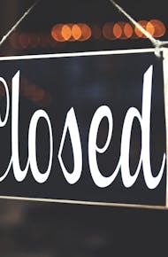 Selective Focus Photography of Closed Signage